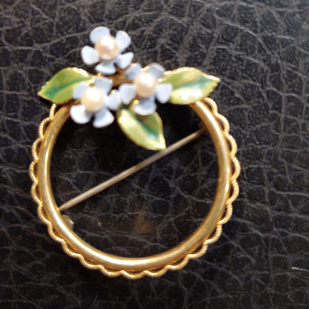 Brooche